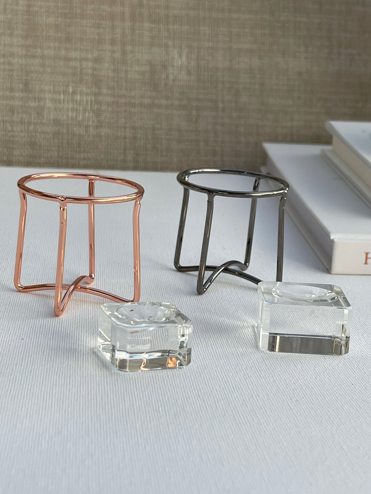 Sphere Stand || Metal