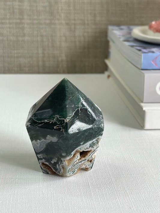 Druzy Moss Agate Cupcakes || New Beginnings