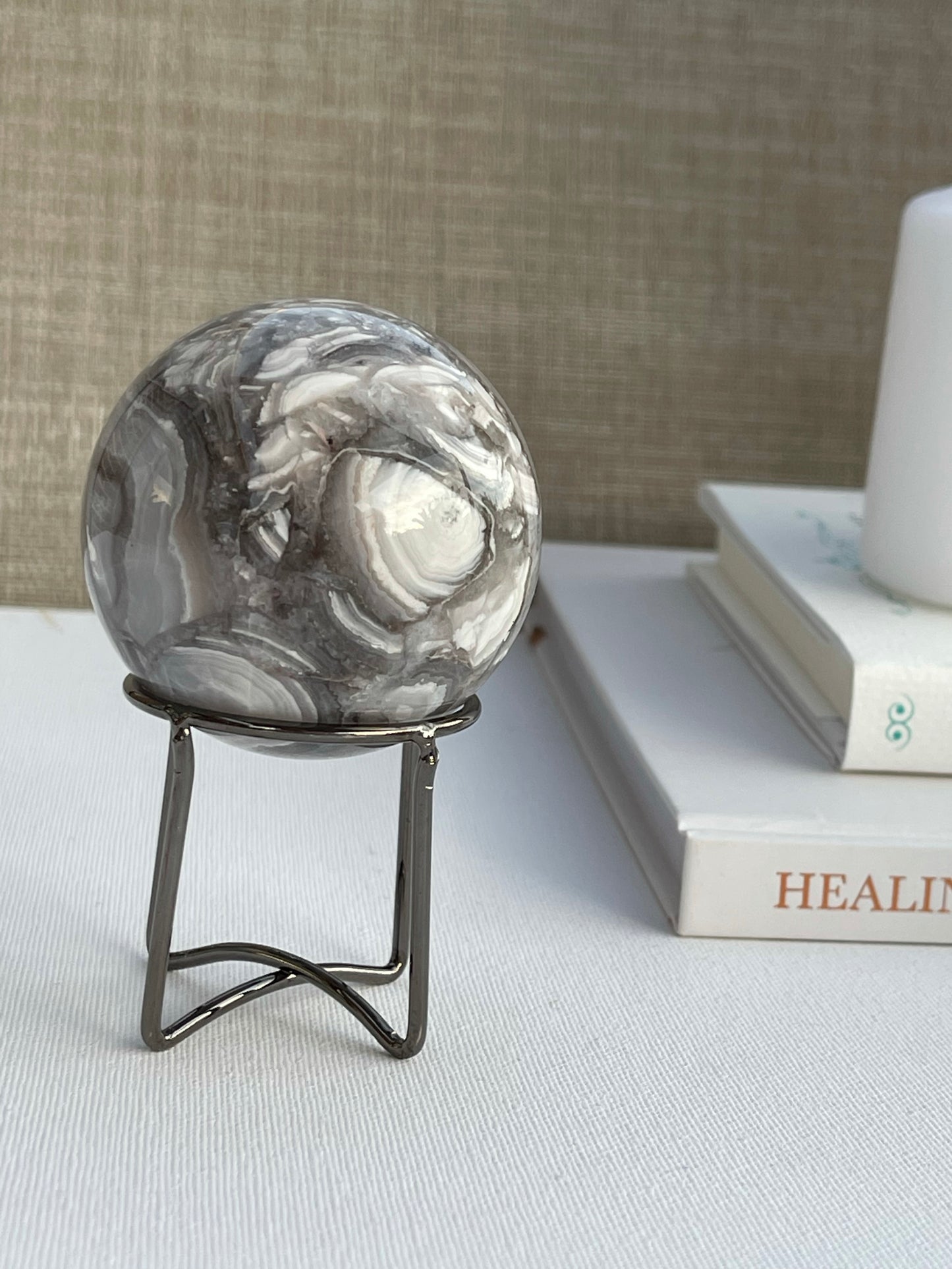 Sphere Stand || Metal
