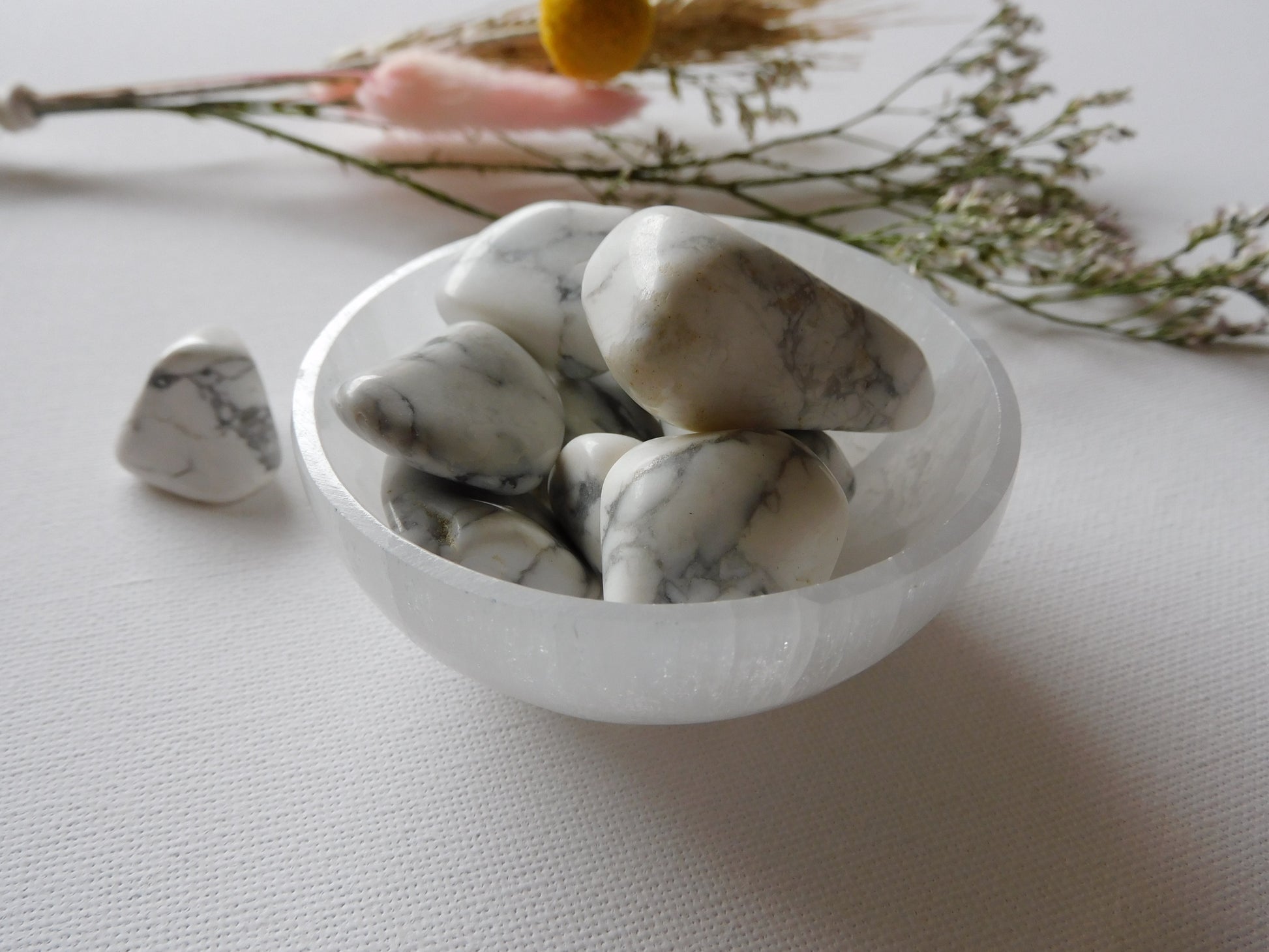 Howlite Tumble || Creativity